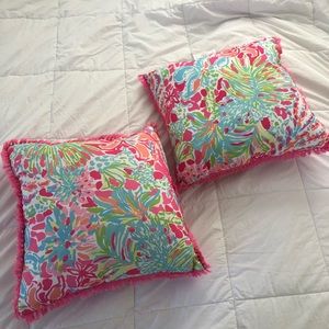 Lilly Pulitzer Outdoor Pillow Set